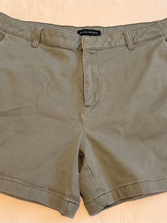 Banana Republic Pants - Banana Republic Woman's Olive Green Chino Shorts